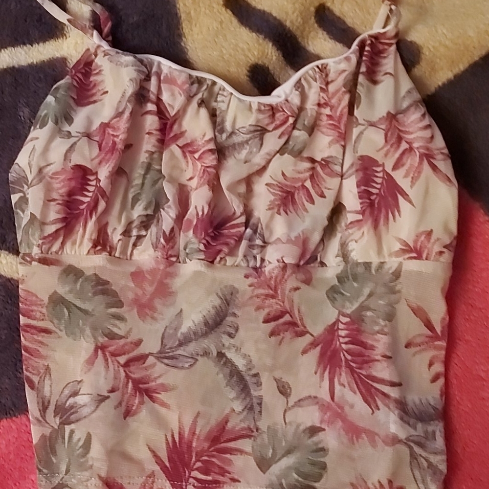 Tank tops - Picture 3 of 5